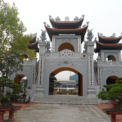Cổng chùa Tứ Kỳ
